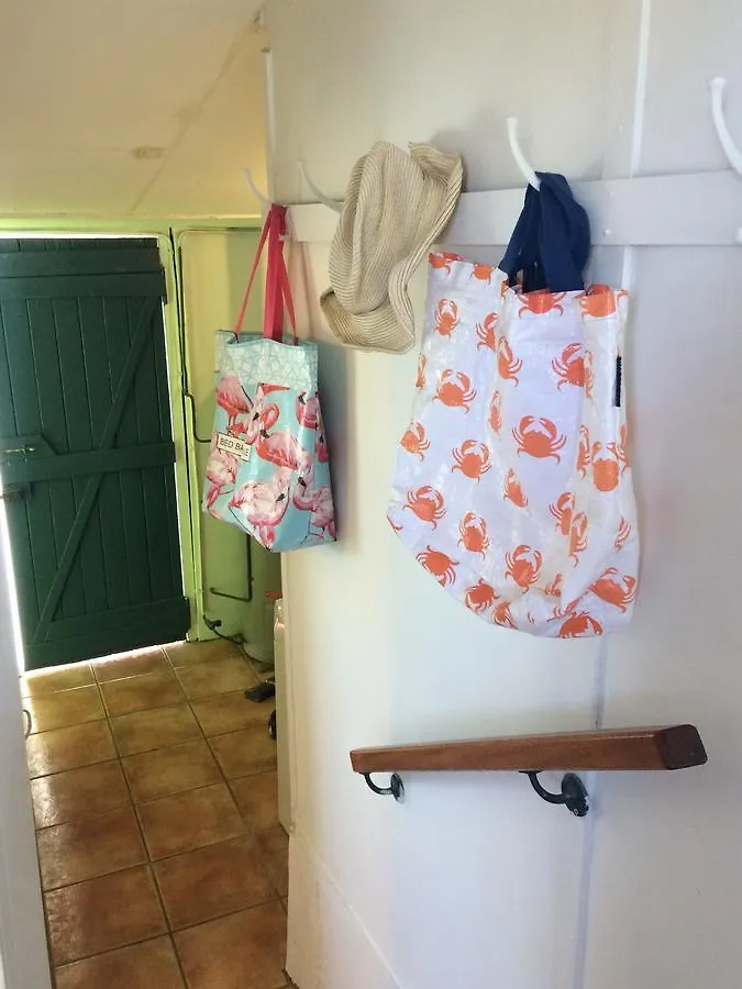 Ahoy Cottage By Discover Stradbroke Point Lookout 0*,